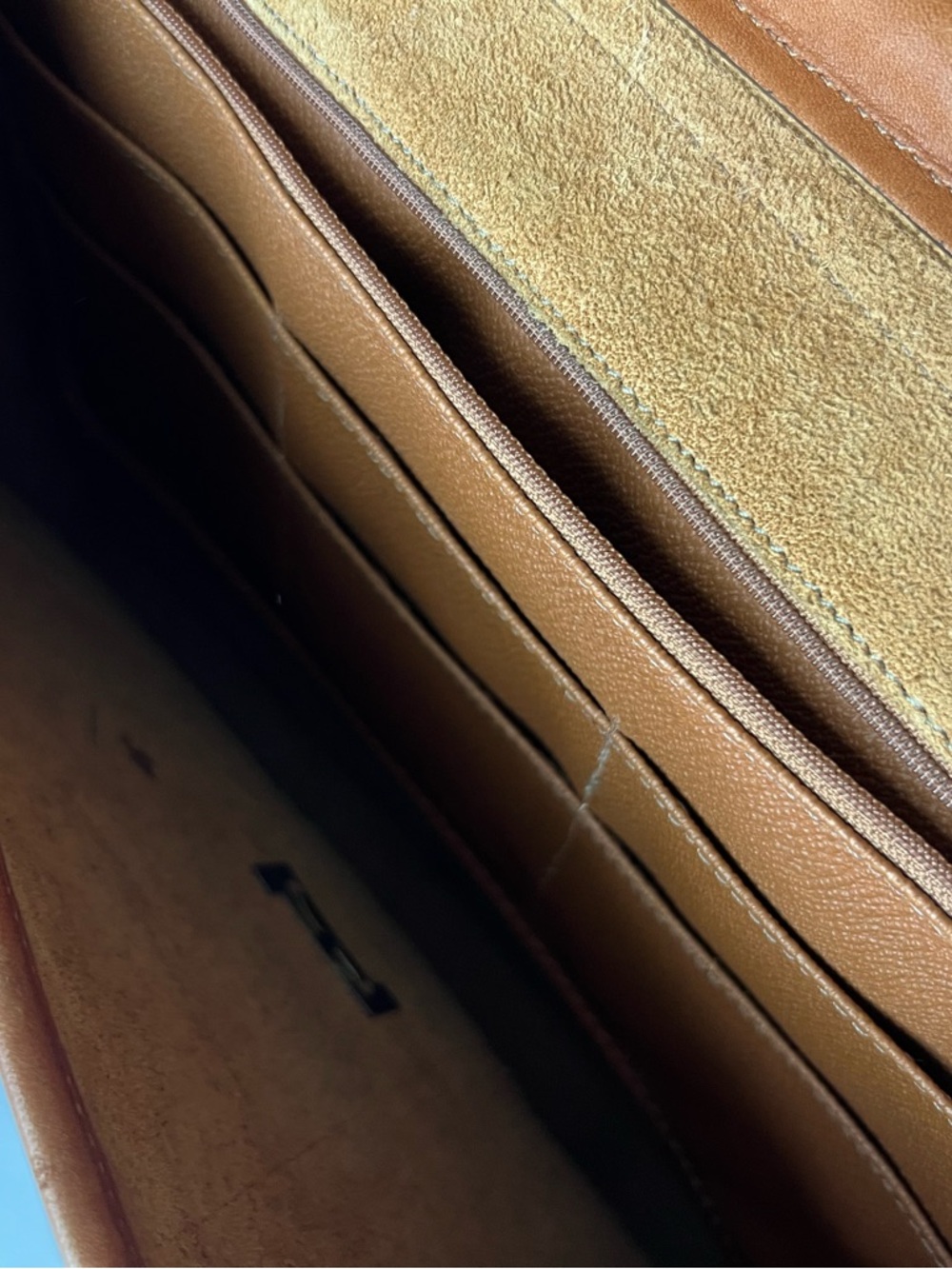 Dooney & Bourke Cognac Leather Messenger Bag - Classic Briefcase Style - Picture 8 of 10